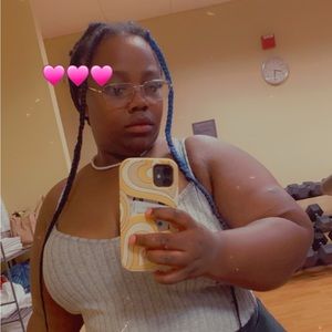 Meet your Posher, Kamari